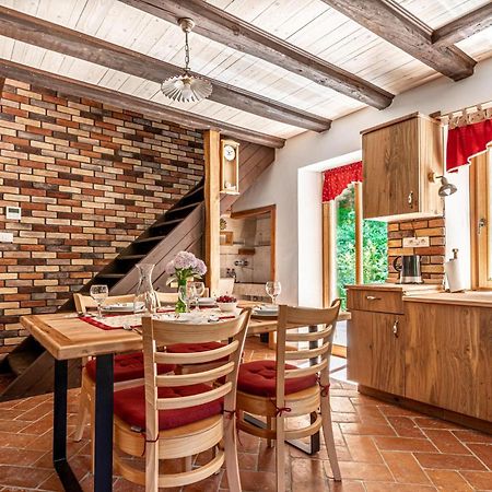 House By The Stream - Happy Rentals Avce Zewnętrze zdjęcie